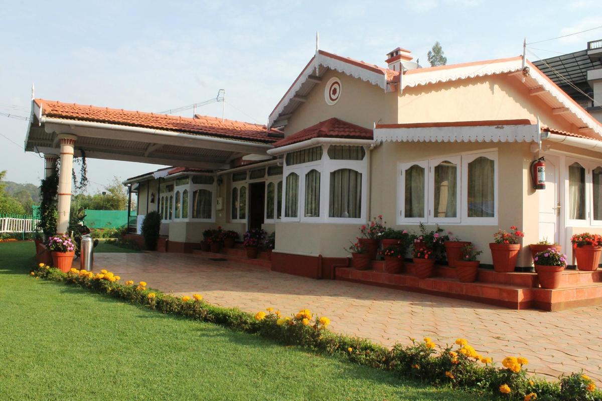 Bouganvilla Resort Udagamandalam Exterior foto