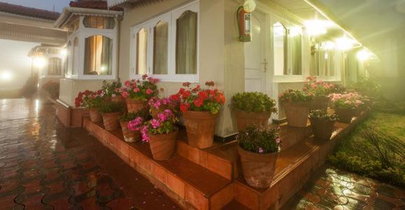 Bouganvilla Resort Udagamandalam Exterior foto